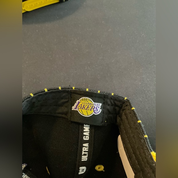 LA Lakers 1948 yellow pin-striped snapback - Picture 7 of 9